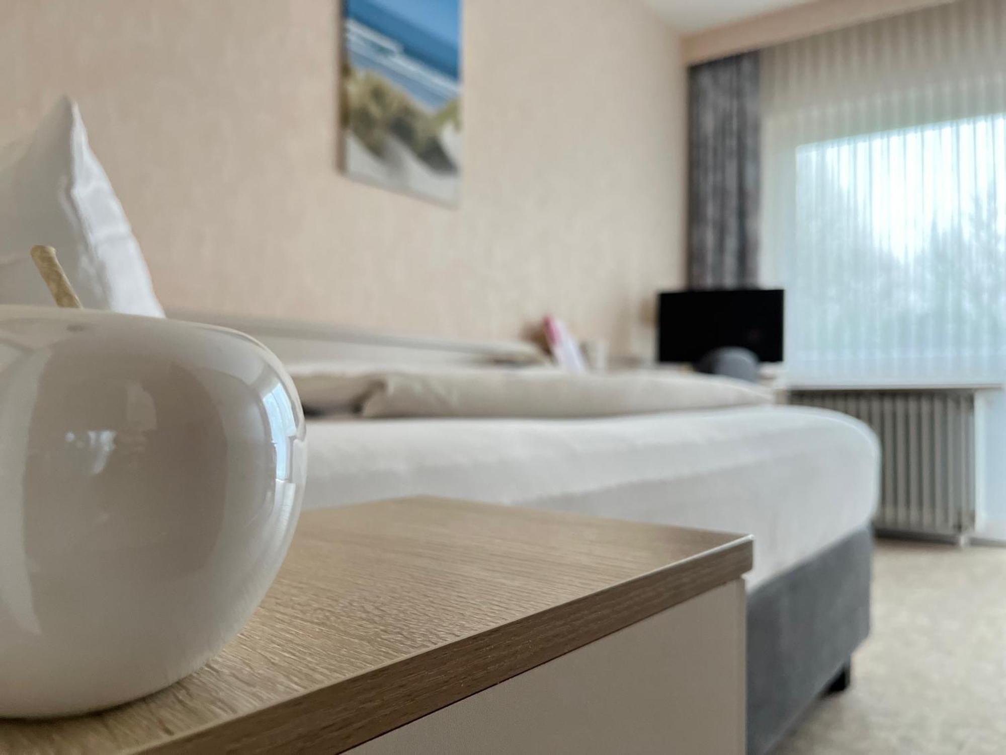 Hotel Zum Rosenteich Bad Zwischenahn Ngoại thất bức ảnh