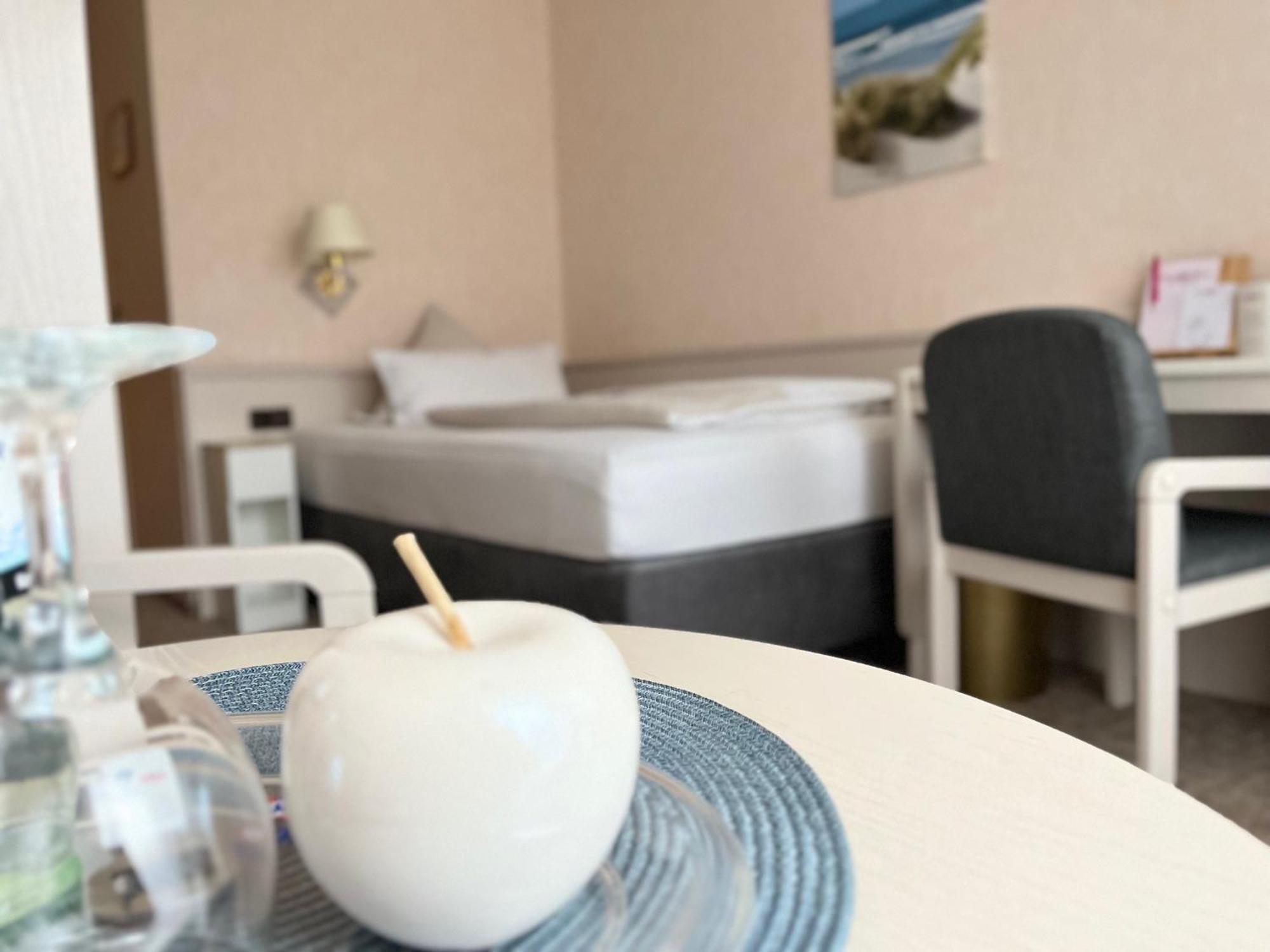 Hotel Zum Rosenteich Bad Zwischenahn Ngoại thất bức ảnh